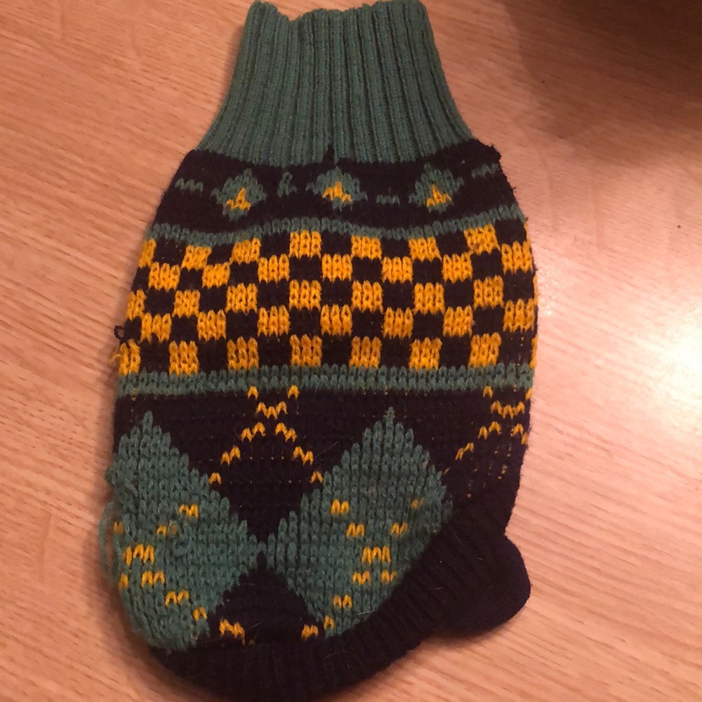 Knitted xs dog sweater
